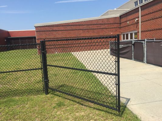 3.5mm 60x60mm Sợi dây chuyền liên kết hàng rào kim loại trang trí PVC phủ 1.5m