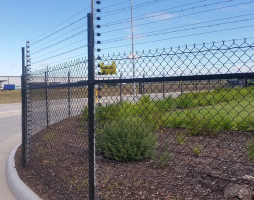 Hàng rào mắt cáo mạ kẽm nhúng nóng phủ PVC, đường kính dây 2.0mm