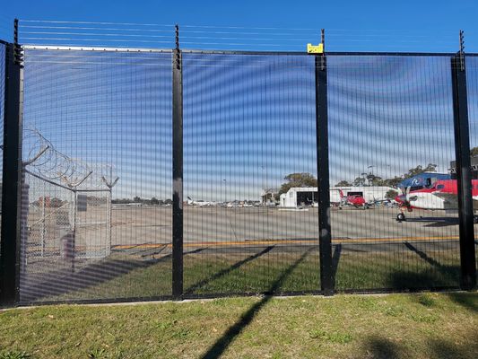 Đường kính nặng lỗ nhỏ hàn hàng rào lưới dây cao an ninh 358 chống leo