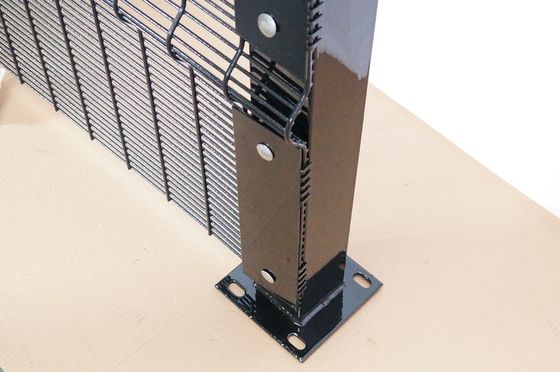 L2.2m Semi Circle Anti Climb Fencing Panels 358 Mesh Fence PVC Lớp phủ