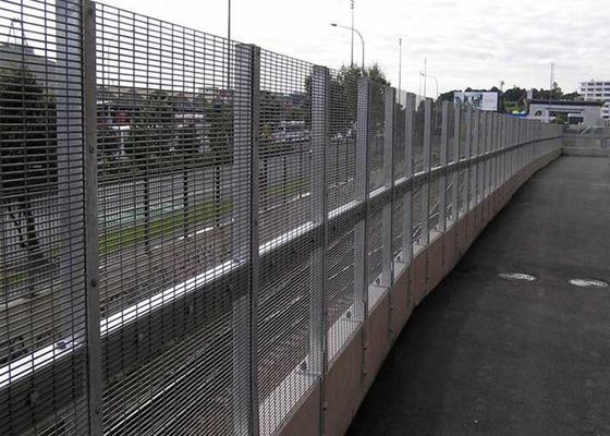 Sợi gai ngón tay 358 chống leo lên lưới cao 2m nhà tù lưới hàng rào