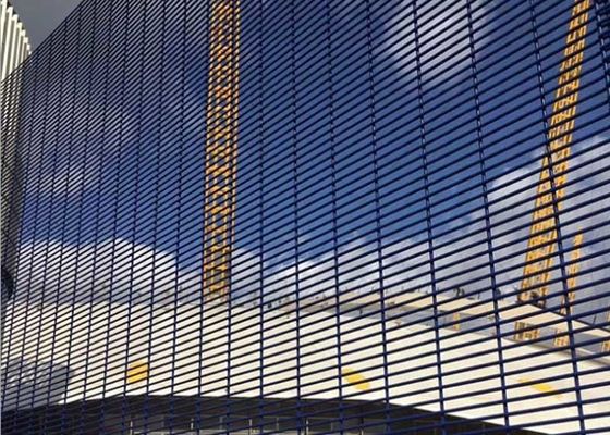 Cửa hàng an ninh sân bay hạng nặng