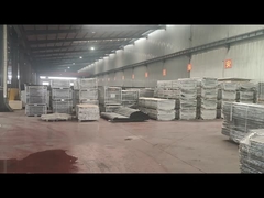 Một loạt các sản phẩm đã sẵn sàng để vận chuyển