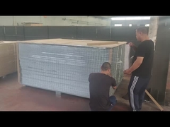 Hàng rào an ninh đang được pallet hóa để dễ dàng vận chuyển